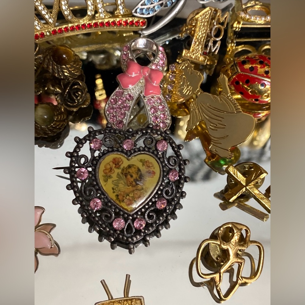 Vintage Jewelry Gold Plated, & Enamel Lot - Picture 13 of 16
